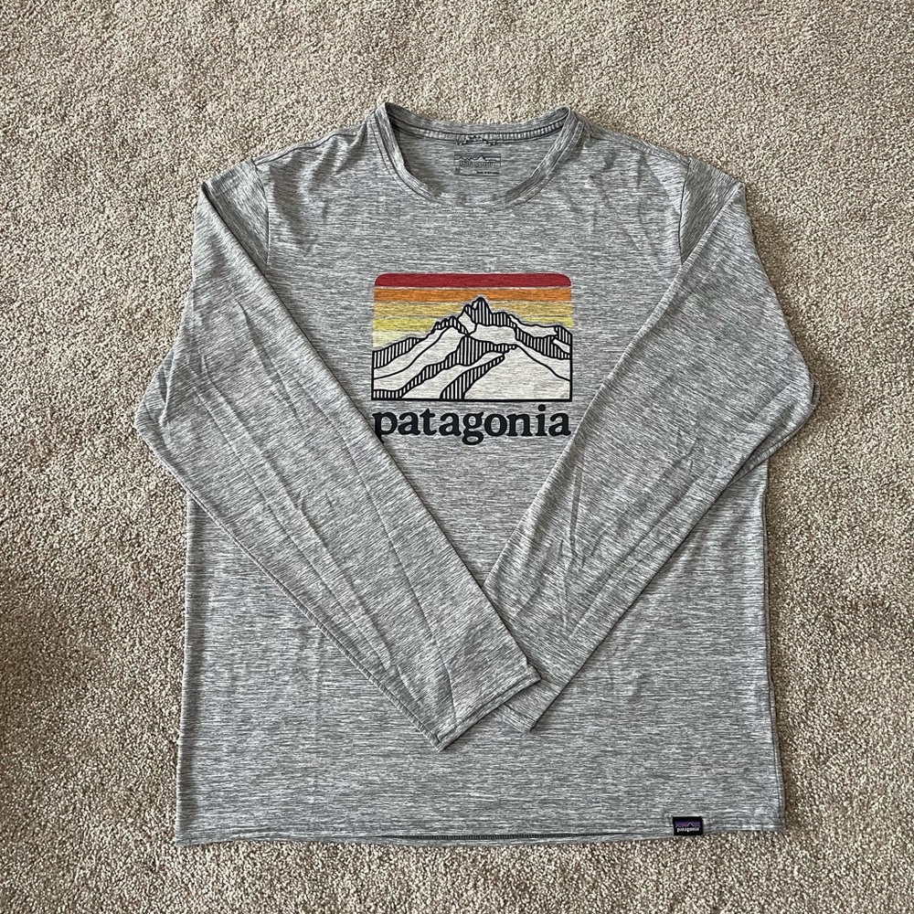 Patagonia Men's Long-Sleeved Gray Capilene Cool Daily Graphic Shirt Size…